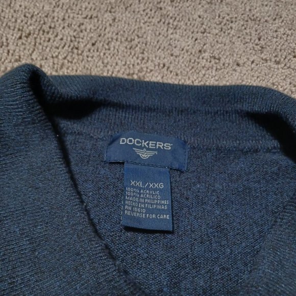 DOCKERS long sleeve soft sweater with rib front and button up neck line collar - Picture 2 of 3